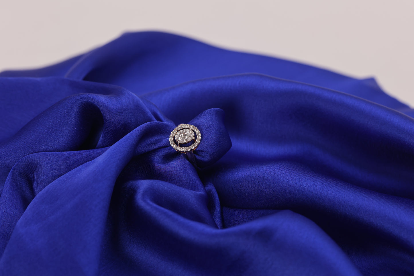 Nova Circle Ring - 14K Solid Gold Diamond Ring