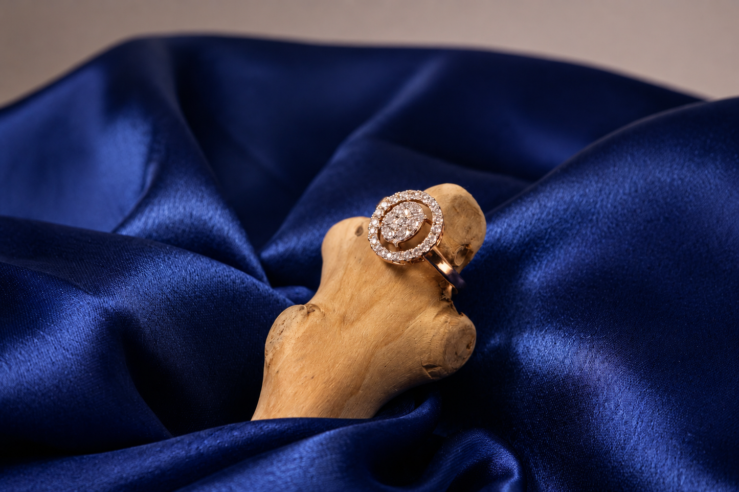 Nova Circle Ring - 14K Solid Gold Diamond Ring